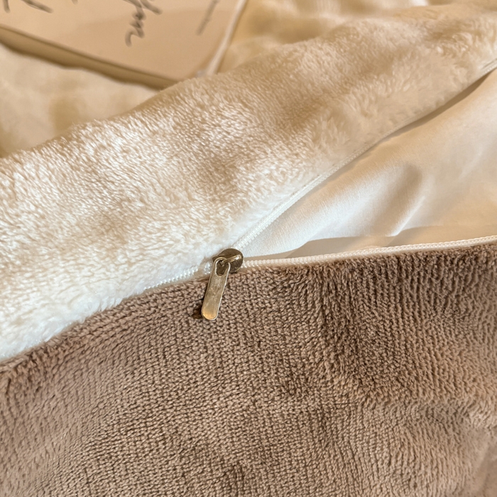 91家纺网 家纺一手货源 找家纺 柒月家居 2025新款时尚印花泡泡绒加厚保暖四件套套件 泡泡-爱心咖