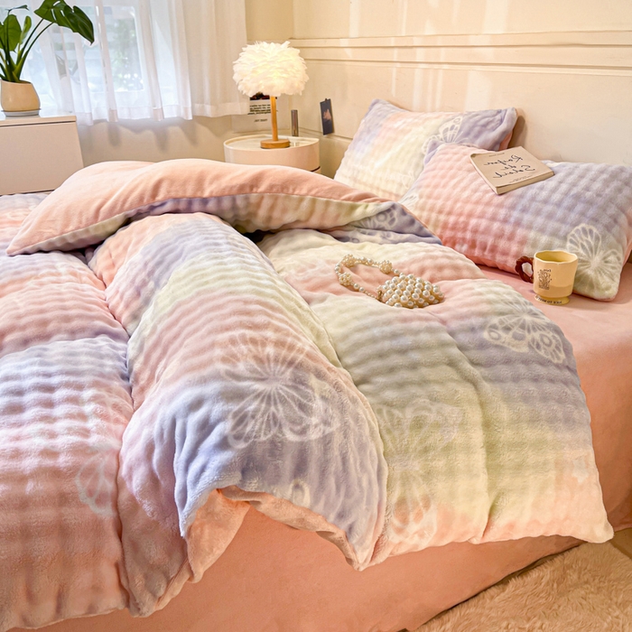 91家纺网 家纺一手货源 找家纺 柒月家居 2025新款时尚印花泡泡绒加厚保暖四件套套件 泡泡-彩色蝴蝶