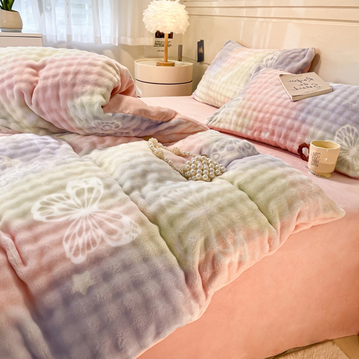 91家纺网 家纺一手货源 找家纺 柒月家居 2025新款时尚印花泡泡绒加厚保暖四件套套件 泡泡-彩色蝴蝶