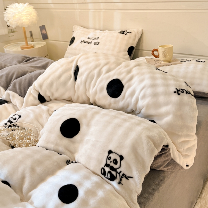 91家纺网 家纺一手货源 找家纺 柒月家居 2025新款时尚印花泡泡绒加厚保暖四件套套件 泡泡-黑色波点