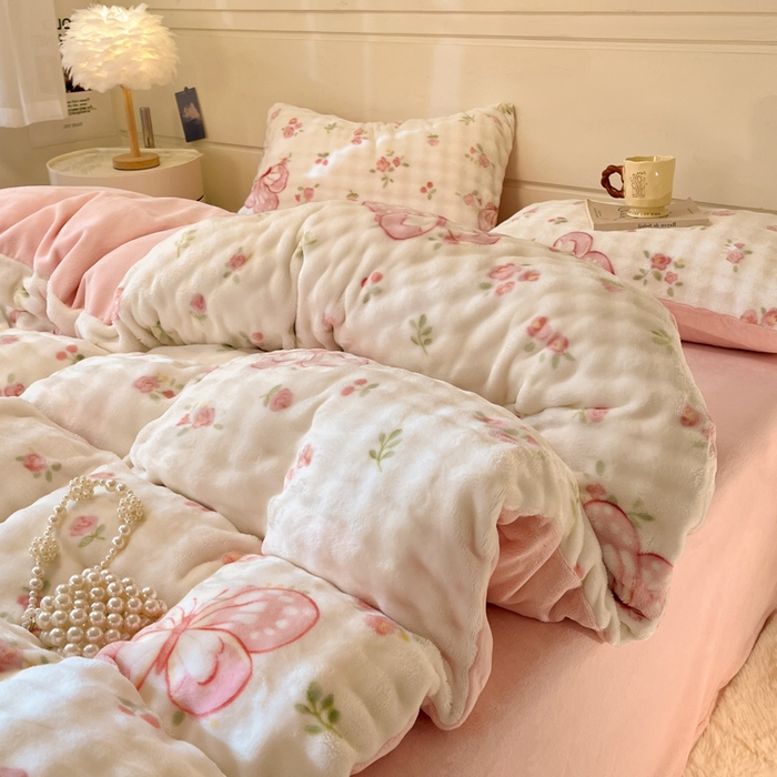 91家纺网 家纺一手货源 找家纺 柒月家居 2025新款时尚印花泡泡绒加厚保暖四件套套件 泡泡-蝴蝶花花