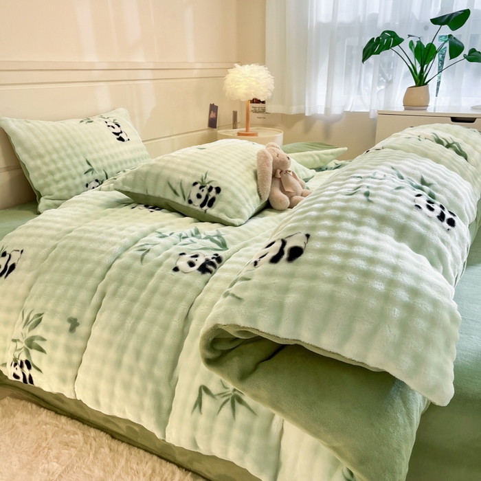 91家纺网 家纺一手货源 找家纺 柒月家居 2025新款时尚印花泡泡绒加厚保暖四件套套件 泡泡-竹子熊猫