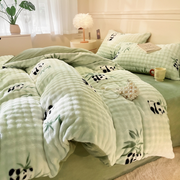 91家纺网 家纺一手货源 找家纺 柒月家居 2025新款时尚印花泡泡绒加厚保暖四件套套件 泡泡-竹子熊猫
