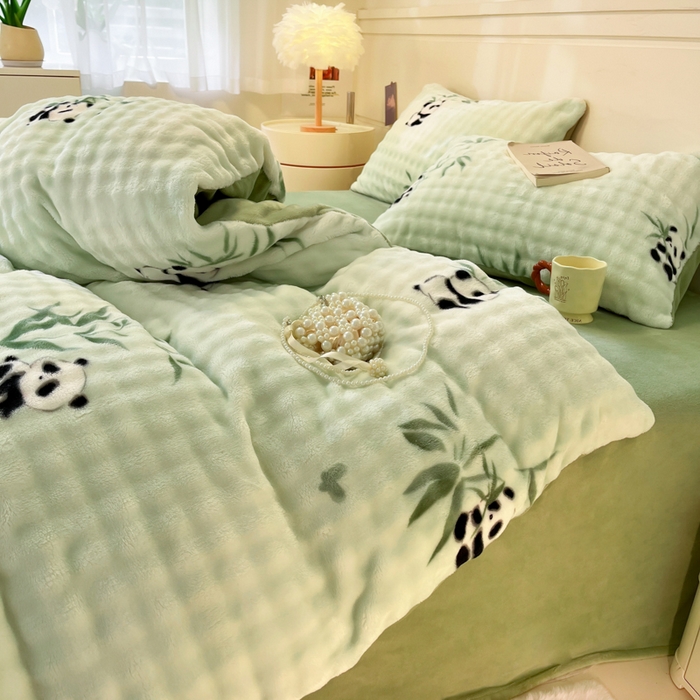 91家纺网 家纺一手货源 找家纺 柒月家居 2025新款时尚印花泡泡绒加厚保暖四件套套件 泡泡-竹子熊猫