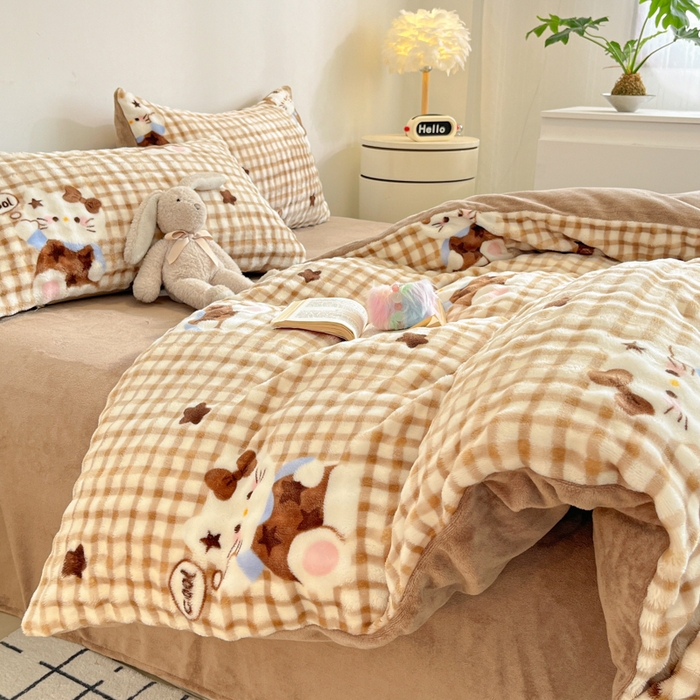 91家纺网 家纺一手货源 找家纺 柒月家居 2025新款时尚印花泡泡绒加厚保暖四件套套件 棕格KT