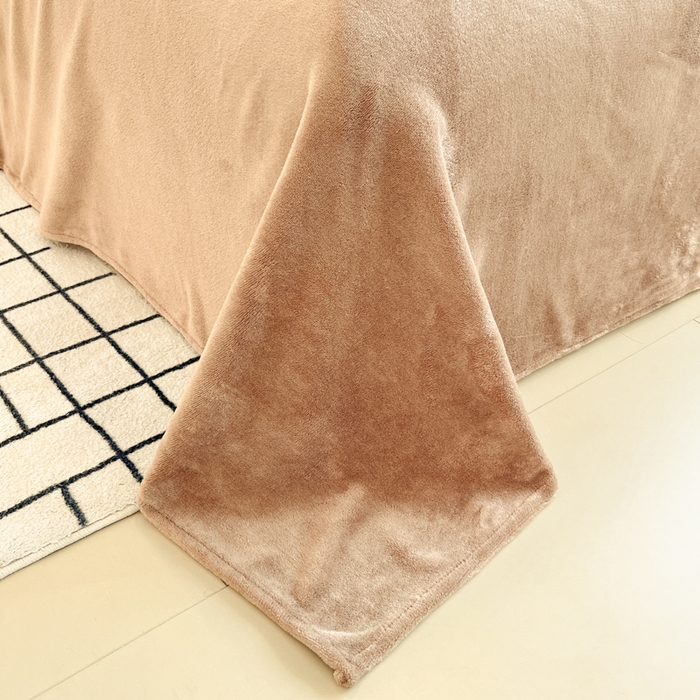 91家纺网 家纺一手货源 找家纺 柒月家居 2025新款时尚印花泡泡绒加厚保暖四件套套件 棕色蝴蝶