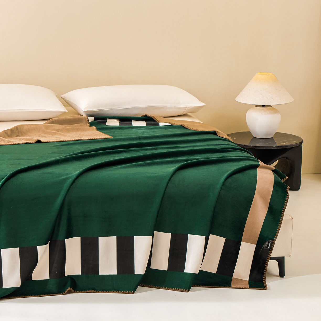 91家纺网 家纺一手货源 找家纺 （总）禧禾 2025新款300g氨超锦狐绒数码印花毛毯-米吉拉 绿