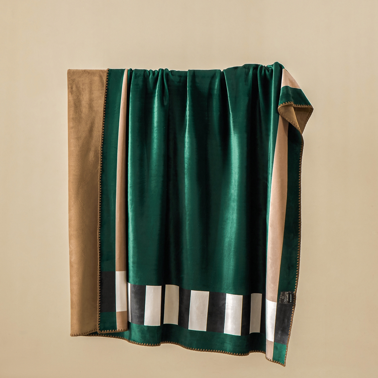 91家纺网 家纺一手货源 找家纺 （总）禧禾 2025新款300g氨超锦狐绒数码印花毛毯-米吉拉 绿