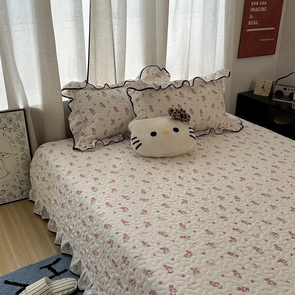 91家纺网 家纺一手货源 找家纺 （总）优色良品家纺 2025新款三丽鸥正版授权花边款卡通加棉床盖三件套