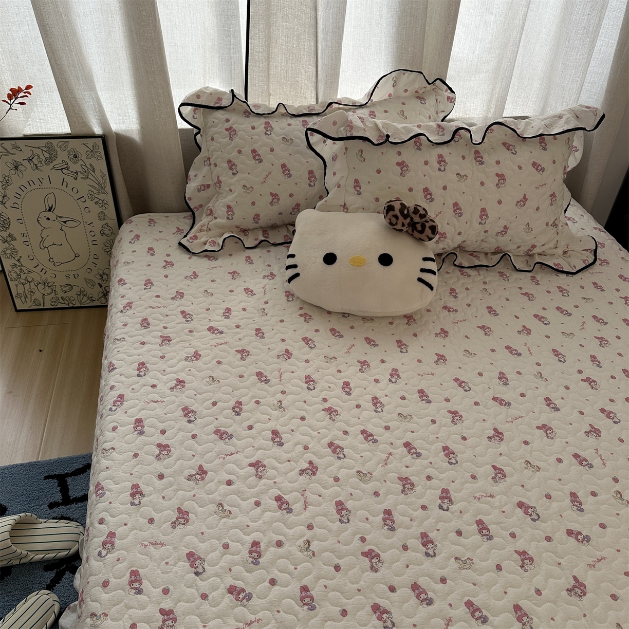 91家纺网 家纺一手货源 找家纺 （总）优色良品家纺 2025新款三丽鸥正版授权花边款卡通加棉床盖三件套