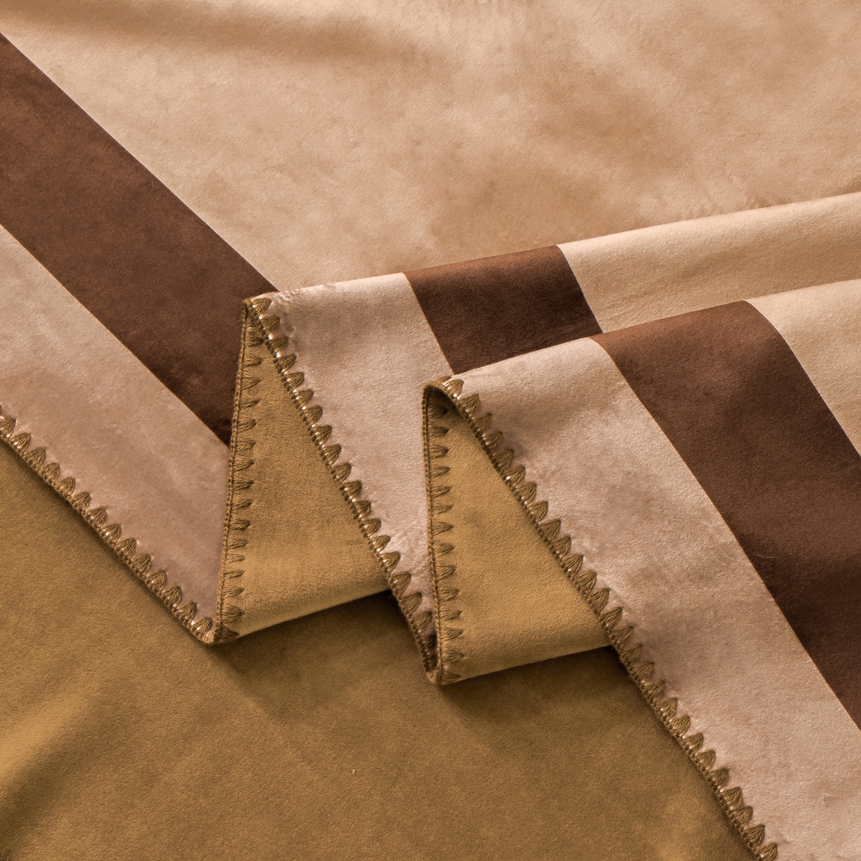 91家纺网 家纺一手货源 找家纺 （总）禧禾 2025新款300g氨超锦狐绒数码印花毛毯-米吉拉 咖