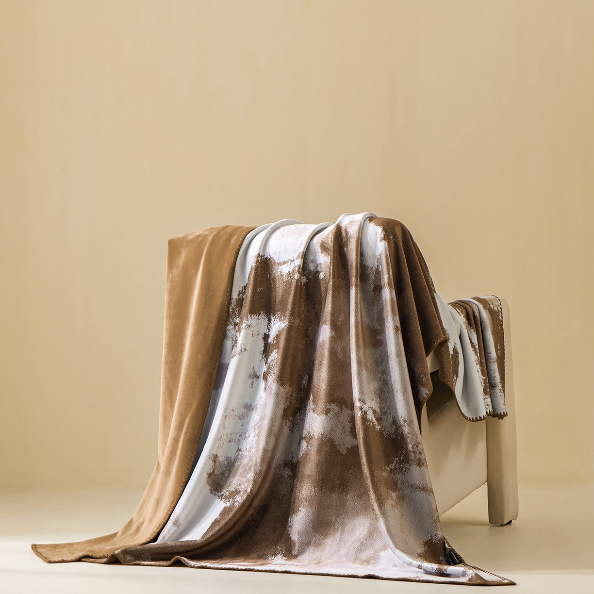 91家纺网 家纺一手货源 找家纺 （总）禧禾 2025新款300g氨超锦狐绒数码印花毛毯-