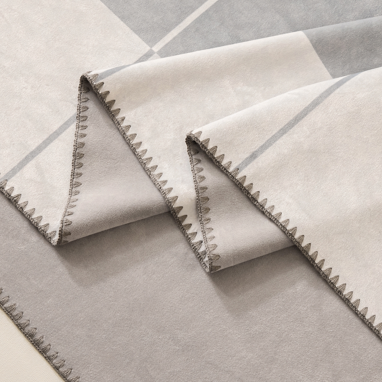 91家纺网 家纺一手货源 找家纺 （总）禧禾 2025新款300g氨超锦狐绒数码印花毛毯-奥利安