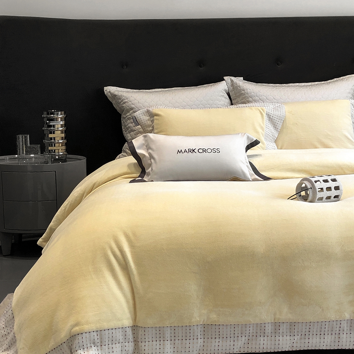 91家纺网 家纺一手货源 找家纺 佳汐蓝家纺 2025新款熊极绒2.0重工色织大拼边系列四件套 圣诞胶片-星芒黄