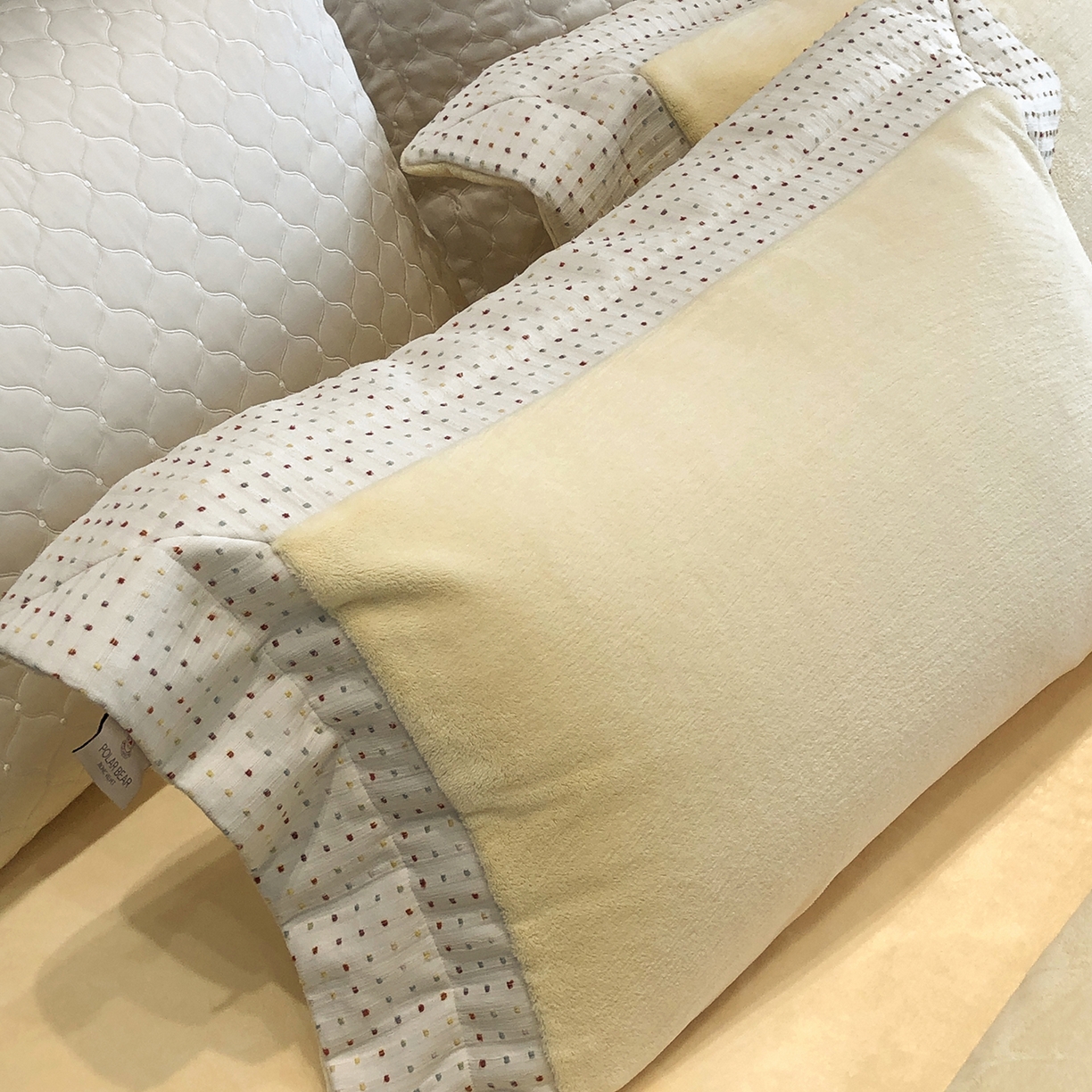 91家纺网 家纺一手货源 找家纺 佳汐蓝家纺 2025新款熊极绒2.0重工色织大拼边系列四件套 圣诞胶片-星芒黄