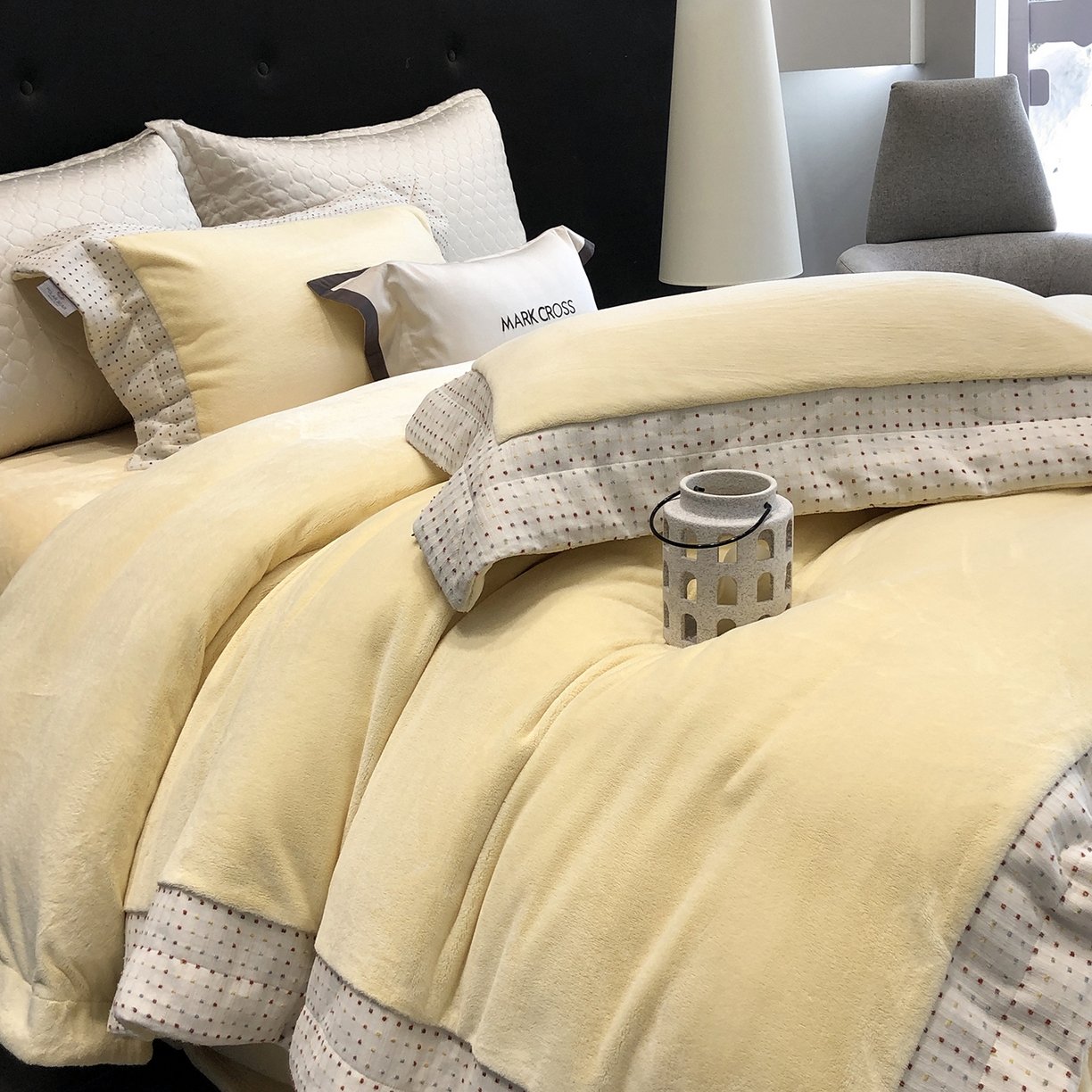 91家纺网 家纺一手货源 找家纺 佳汐蓝家纺 2025新款熊极绒2.0重工色织大拼边系列四件套 圣诞胶片-星芒黄