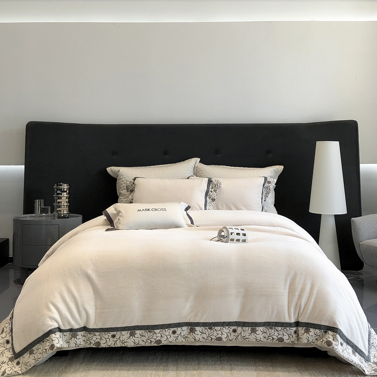 佳汐蓝家纺 2025新款熊极绒2.0重工色织大拼边系列四件套 游牧诗人-织花白