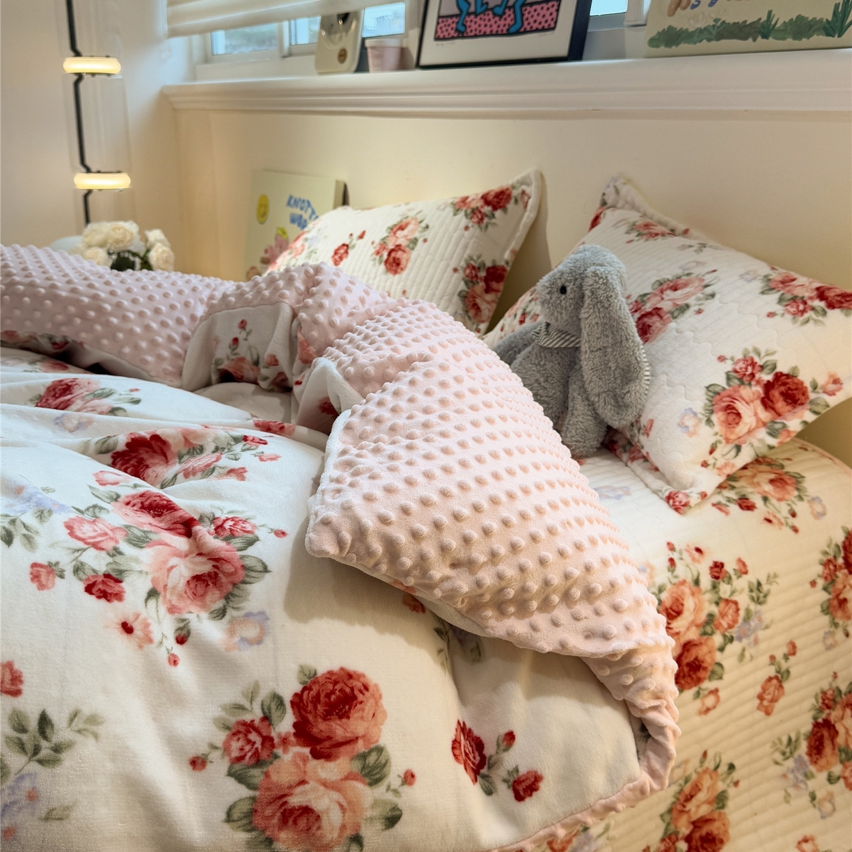 91家纺网 家纺一手货源 找家纺 （总）佰亿莱 2025新款牛奶绒豆豆绒印花床盖四件套