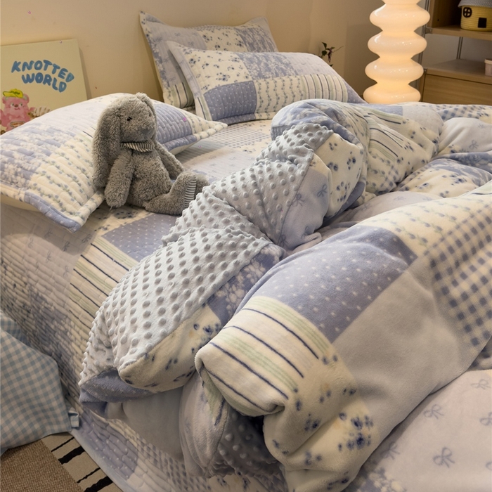 91家纺网 家纺一手货源 找家纺 （总）佰亿莱 2025新款牛奶绒豆豆绒印花床盖四件套