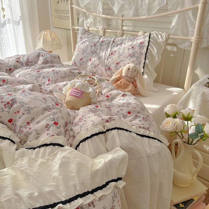 91家纺网 家纺一手货源 找家纺 阿曼达 2025新款韩系法式慵懒氛围感印花泡芙花边四件套（专版花型）-樱花泡芙 樱花泡芙-原里红