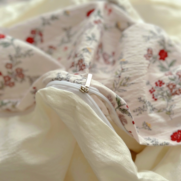 91家纺网 家纺一手货源 找家纺 阿曼达 2025新款韩系法式慵懒氛围感印花泡芙花边四件套（专版花型）-樱花泡芙 樱花泡芙-原里红