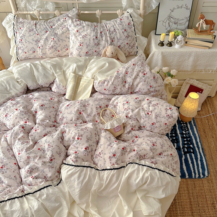 91家纺网 家纺一手货源 找家纺 阿曼达 2025新款韩系法式慵懒氛围感印花泡芙花边四件套（专版花型）-樱花泡芙 樱花泡芙-原里红