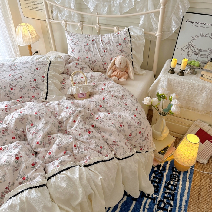 91家纺网 家纺一手货源 找家纺 阿曼达 2025新款韩系法式慵懒氛围感印花泡芙花边四件套（专版花型）-樱花泡芙 樱花泡芙-原里红