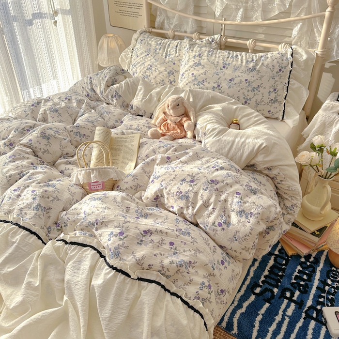 91家纺网 家纺一手货源 找家纺 阿曼达 2025新款韩系法式慵懒氛围感印花泡芙花边四件套（专版花型）-樱花泡芙 樱花泡芙-原里蓝