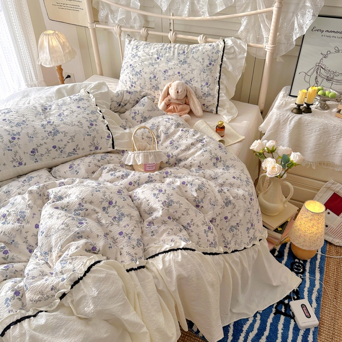 91家纺网 家纺一手货源 找家纺 阿曼达 2025新款韩系法式慵懒氛围感印花泡芙花边四件套（专版花型）-樱花泡芙 樱花泡芙-原里蓝