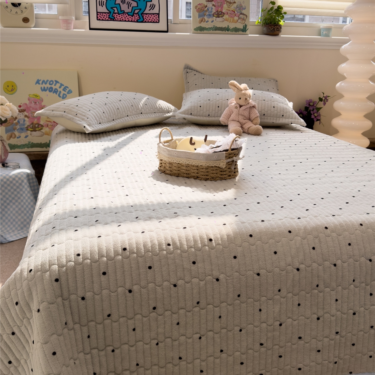 91家纺网 家纺一手货源 找家纺 佰亿莱 2026新款牛奶绒豆豆绒印花床盖四件套 可可蓝