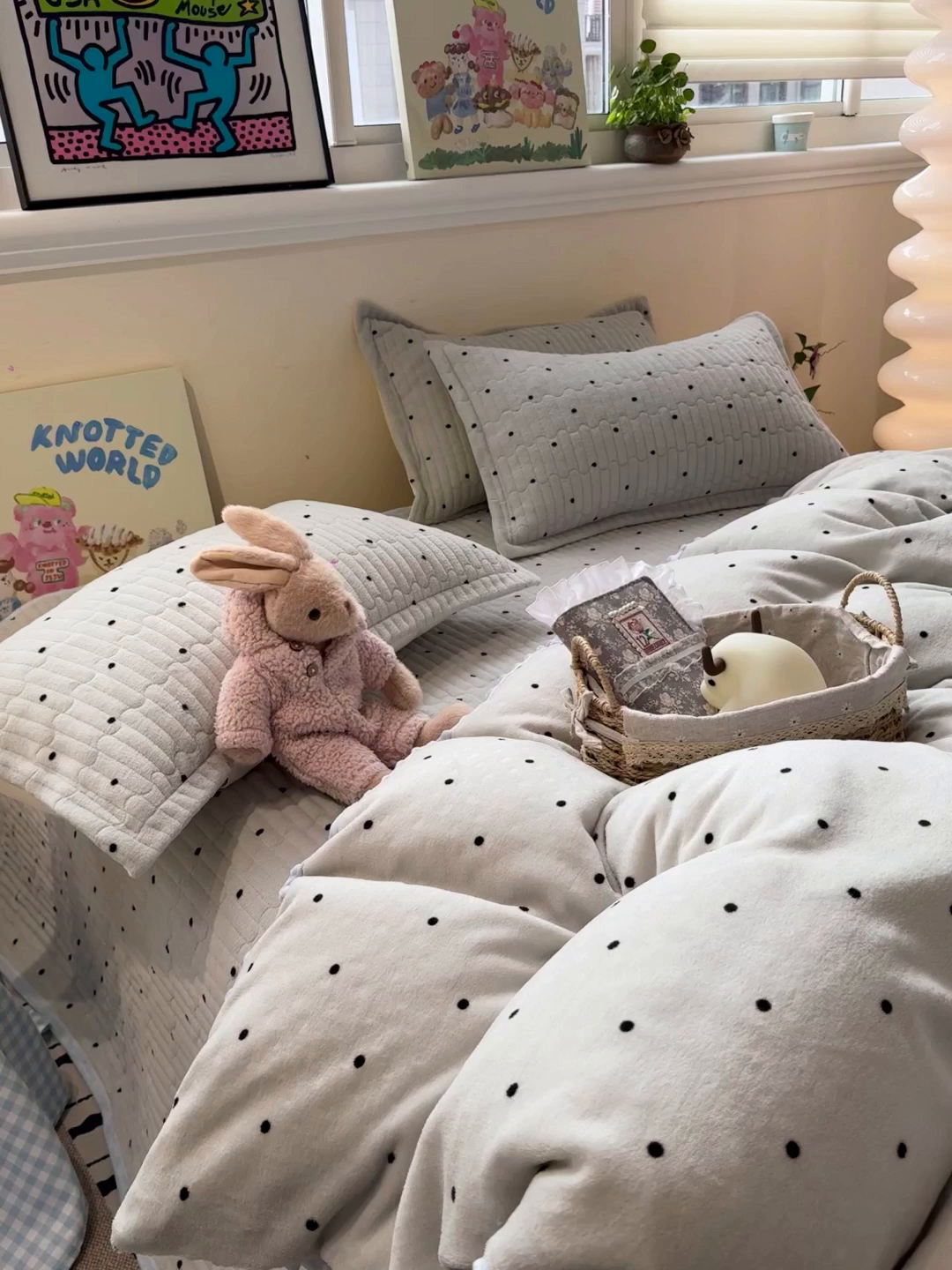 91家纺网 家纺一手货源 找家纺 佰亿莱 2026新款牛奶绒豆豆绒印花床盖四件套 可可蓝