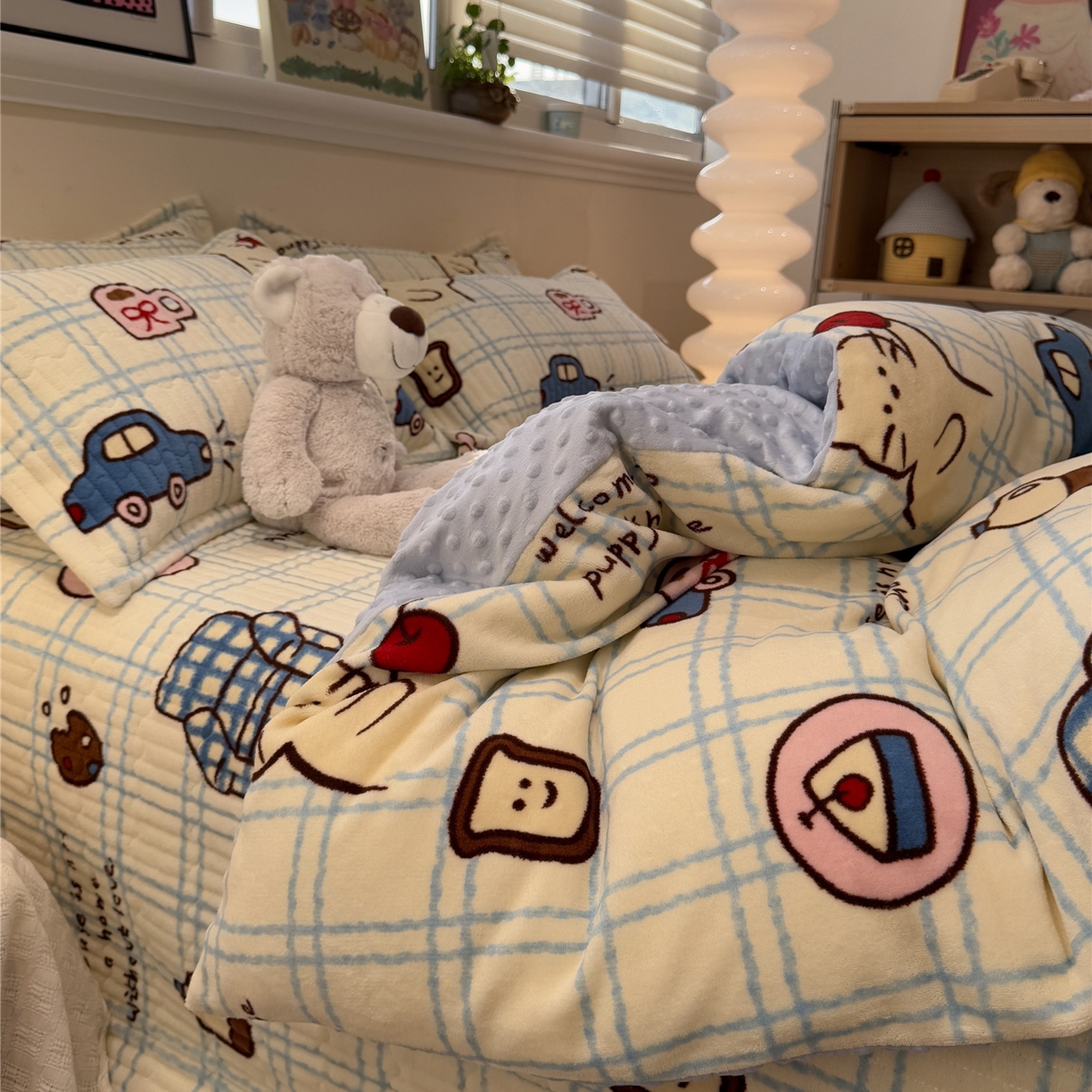 91家纺网 家纺一手货源 找家纺 佰亿莱 2026新款牛奶绒豆豆绒印花床盖四件套 猫咪酱