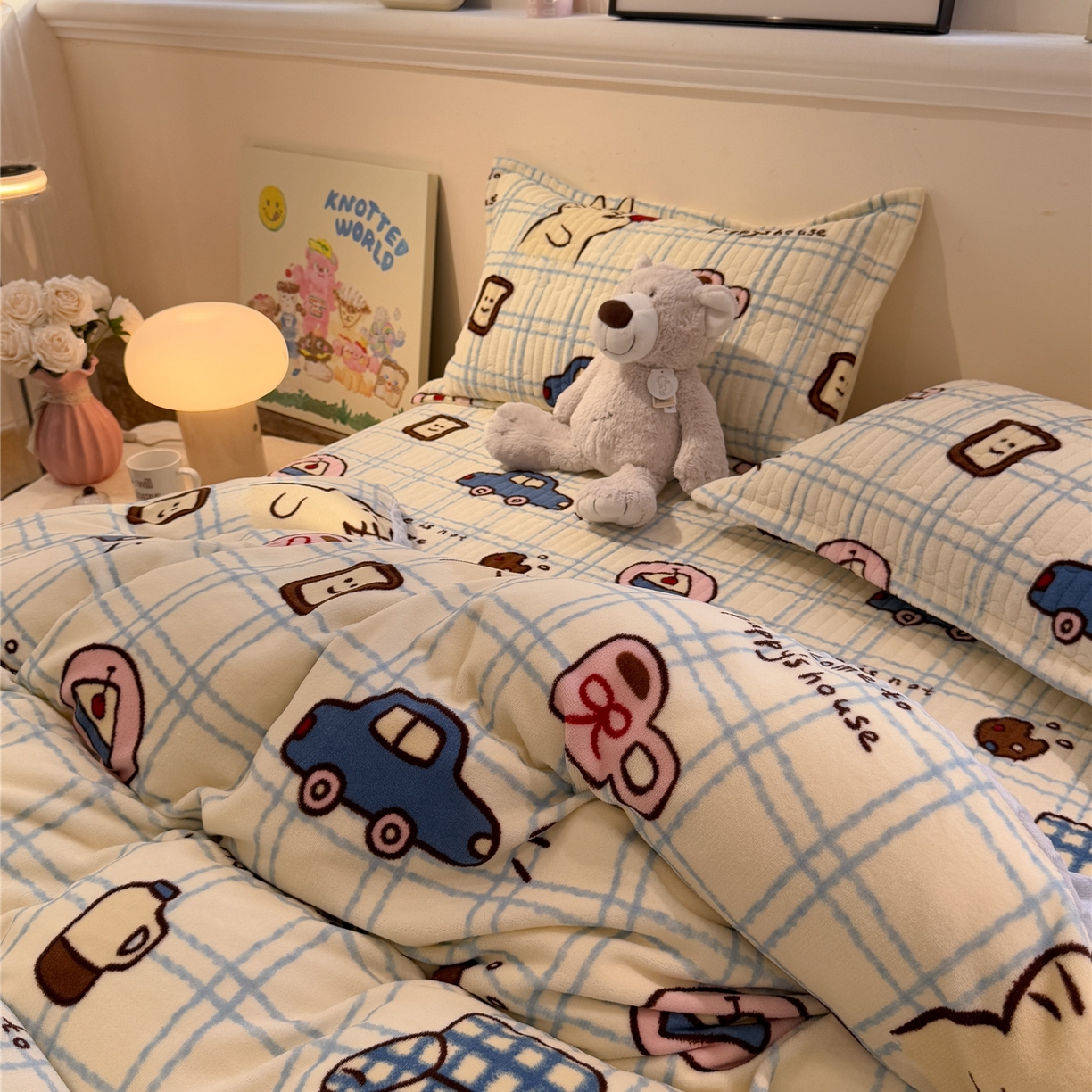 91家纺网 家纺一手货源 找家纺 佰亿莱 2026新款牛奶绒豆豆绒印花床盖四件套 猫咪酱