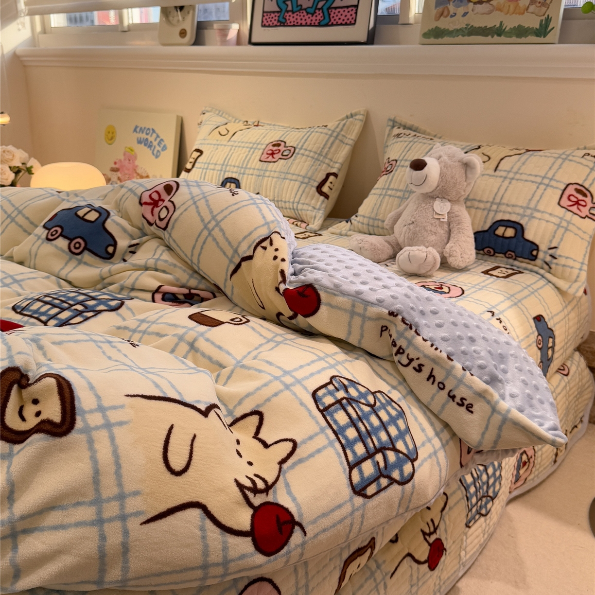 91家纺网 家纺一手货源 找家纺 佰亿莱 2026新款牛奶绒豆豆绒印花床盖四件套 猫咪酱