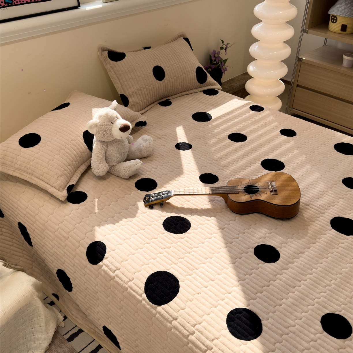 91家纺网 家纺一手货源 找家纺 佰亿莱 2026新款牛奶绒豆豆绒印花床盖四件套 奶油波波