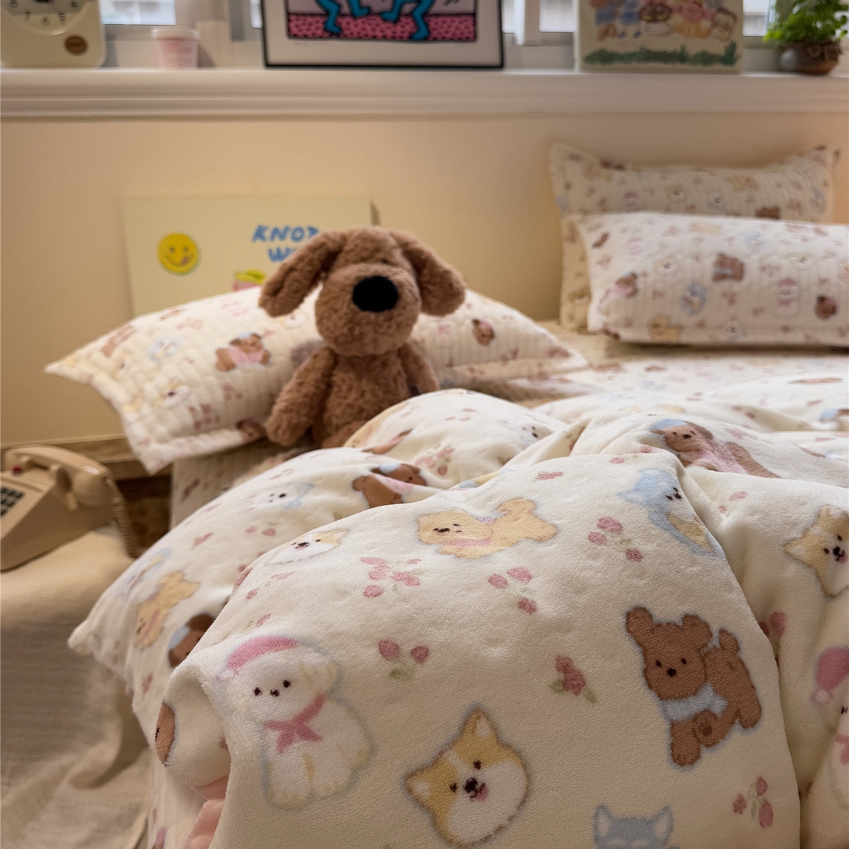 91家纺网 家纺一手货源 找家纺 佰亿莱 2026新款牛奶绒豆豆绒印花床盖四件套 旺仔乐园