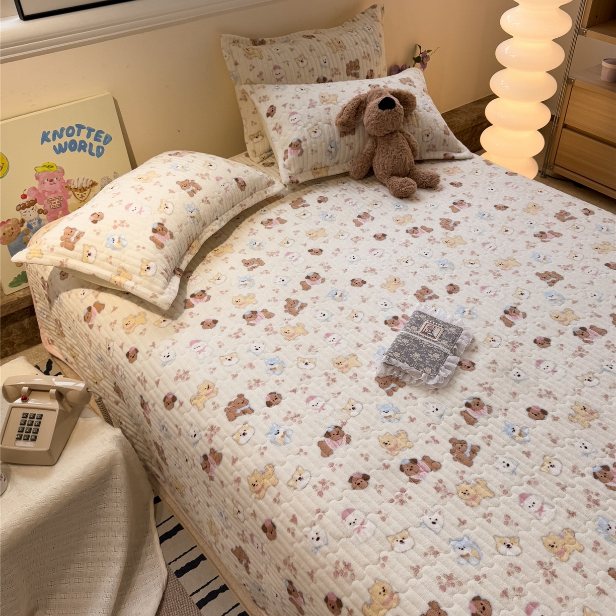 91家纺网 家纺一手货源 找家纺 佰亿莱 2026新款牛奶绒豆豆绒印花床盖四件套 旺仔乐园