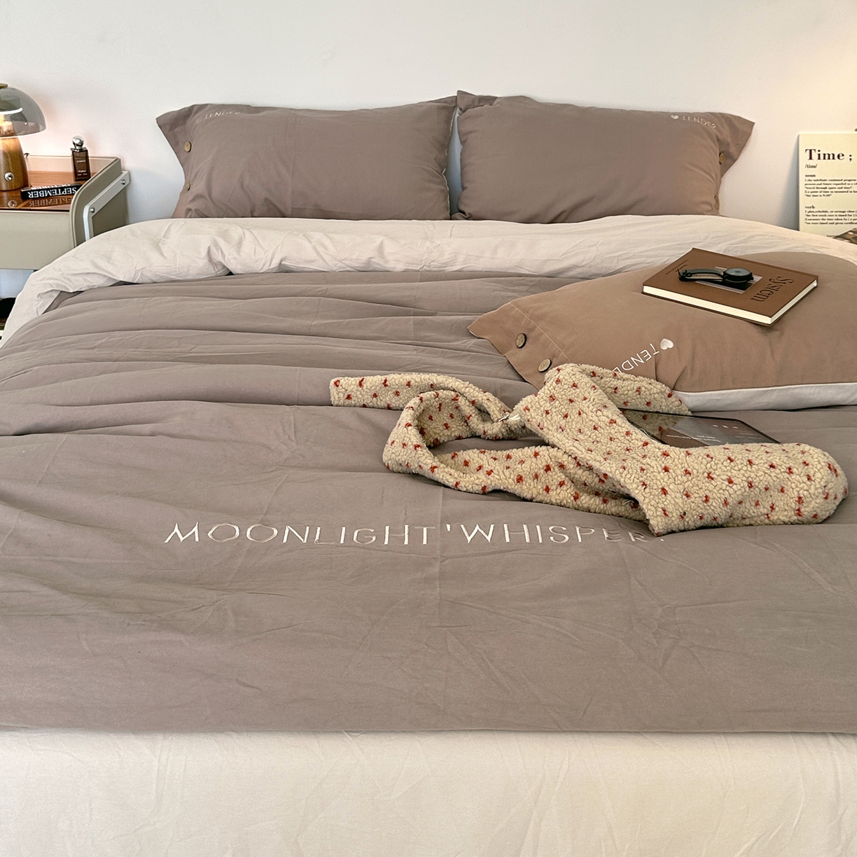 91家纺网 家纺一手货源 找家纺 （总）艾咪-Amy ntmy 2025秋冬纽扣款全棉加厚磨毛刺绣四件套-漫月