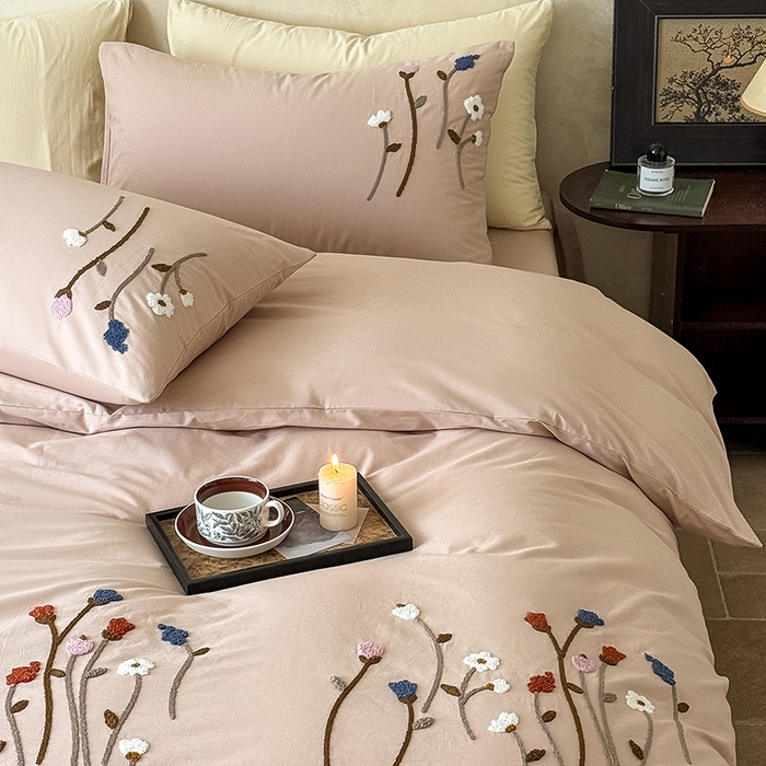 91家纺网 家纺一手货源 找家纺 （总）Mr.pig猪先生水洗棉 2025新款全棉水洗棉毛巾绣四件套-花盏