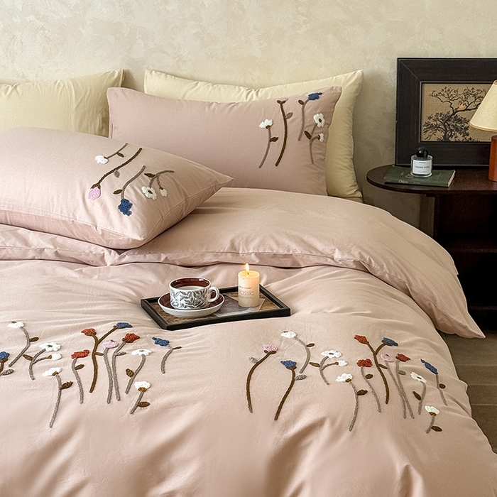 91家纺网 家纺一手货源 找家纺 Mr.pig猪先生水洗棉 2025新款全棉水洗棉毛巾绣四件套-花盏 花盏-奶咖