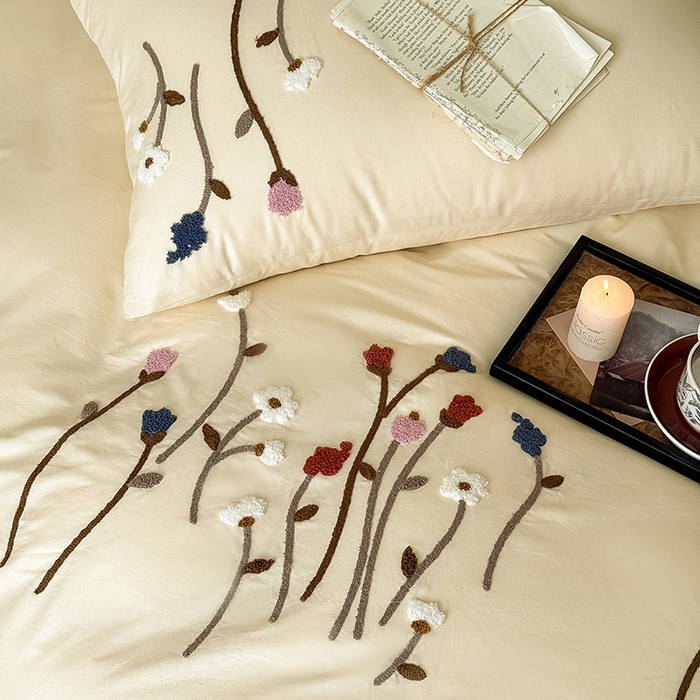 91家纺网 家纺一手货源 找家纺 Mr.pig猪先生水洗棉 2025新款全棉水洗棉毛巾绣四件套-花盏 花盏-杏仁白