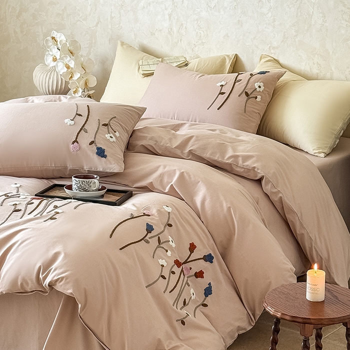 91家纺网 家纺一手货源 找家纺 Mr.pig猪先生水洗棉 2025新款全棉水洗棉毛巾绣四件套-花盏 花盏-奶咖