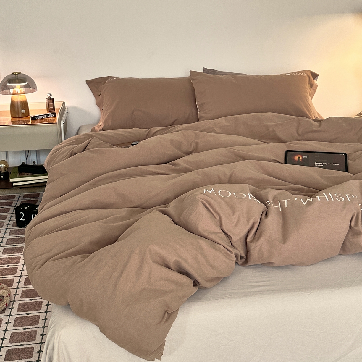 91家纺网 家纺一手货源 找家纺 艾咪-Amy ntmy 2025秋冬纽扣款全棉加厚磨毛刺绣四件套-漫月 漫月咖米