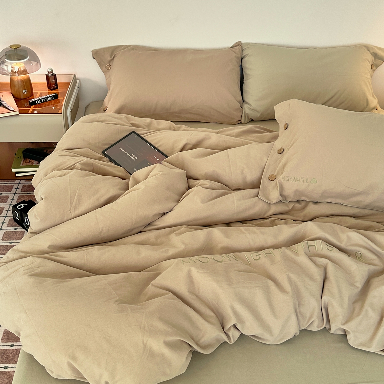 91家纺网 家纺一手货源 找家纺 艾咪-Amy ntmy 2025秋冬纽扣款全棉加厚磨毛刺绣四件套-漫月 漫月卡绿