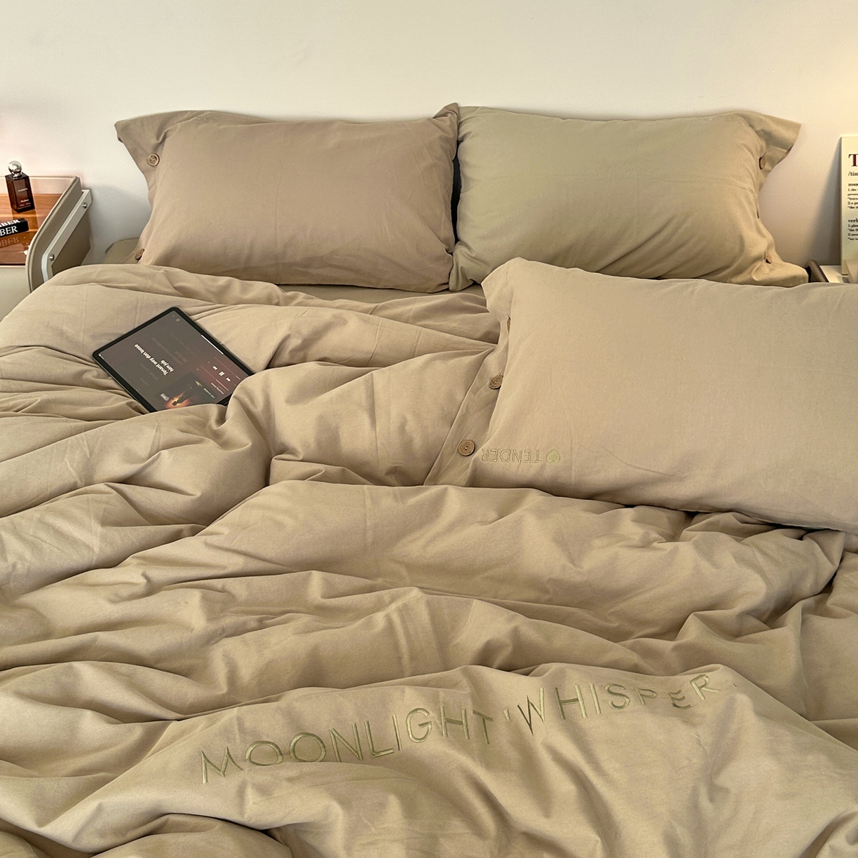 91家纺网 家纺一手货源 找家纺 艾咪-Amy ntmy 2025秋冬纽扣款全棉加厚磨毛刺绣四件套-漫月 漫月卡绿