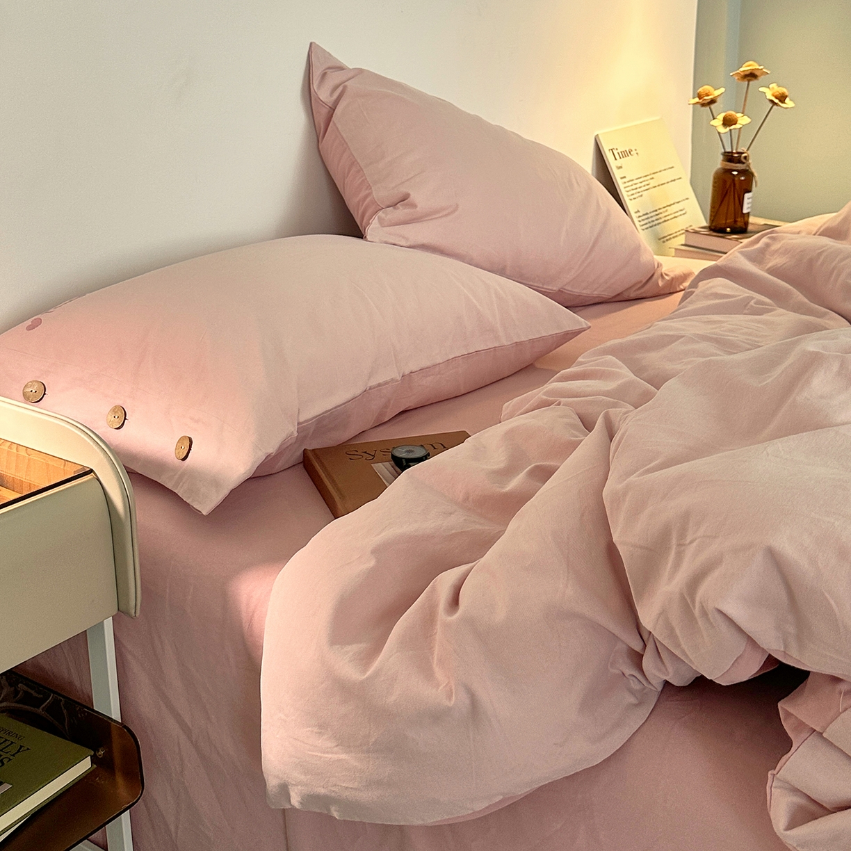 91家纺网 家纺一手货源 找家纺 艾咪-Amy ntmy 2025秋冬纽扣款全棉加厚磨毛刺绣四件套-漫月 漫月桃粉