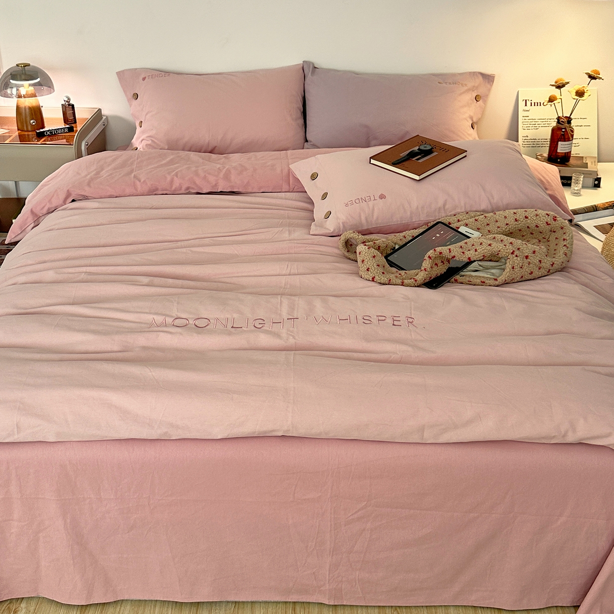 91家纺网 家纺一手货源 找家纺 艾咪-Amy ntmy 2025秋冬纽扣款全棉加厚磨毛刺绣四件套-漫月 漫月桃粉