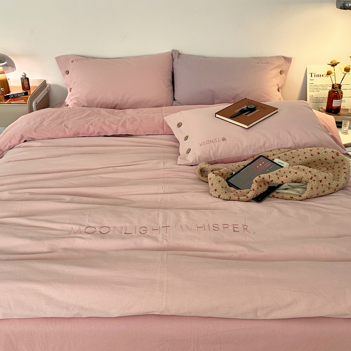 91家纺网 家纺一手货源 找家纺 艾咪-Amy ntmy 2025秋冬纽扣款全棉加厚磨毛刺绣四件套-漫月 漫月桃粉