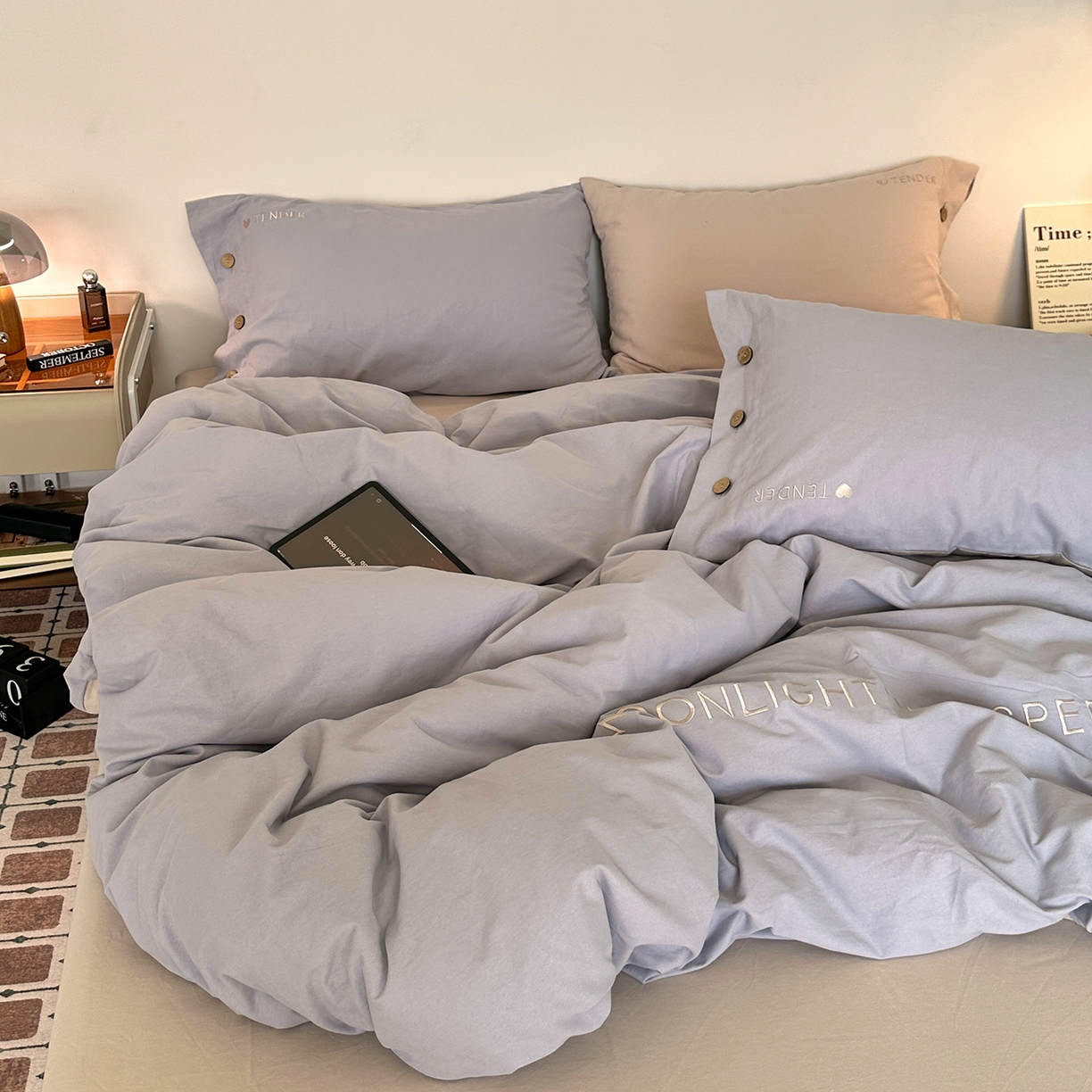 91家纺网 家纺一手货源 找家纺 艾咪-Amy ntmy 2025秋冬纽扣款全棉加厚磨毛刺绣四件套-漫月 漫月陨米