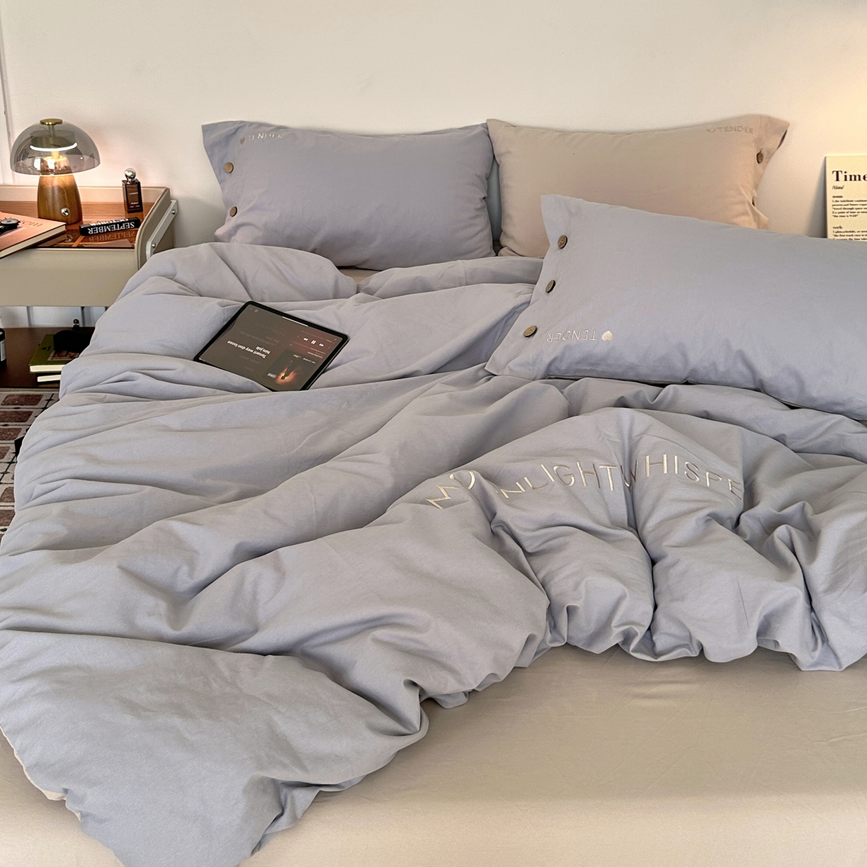 91家纺网 家纺一手货源 找家纺 艾咪-Amy ntmy 2025秋冬纽扣款全棉加厚磨毛刺绣四件套-漫月 漫月陨米